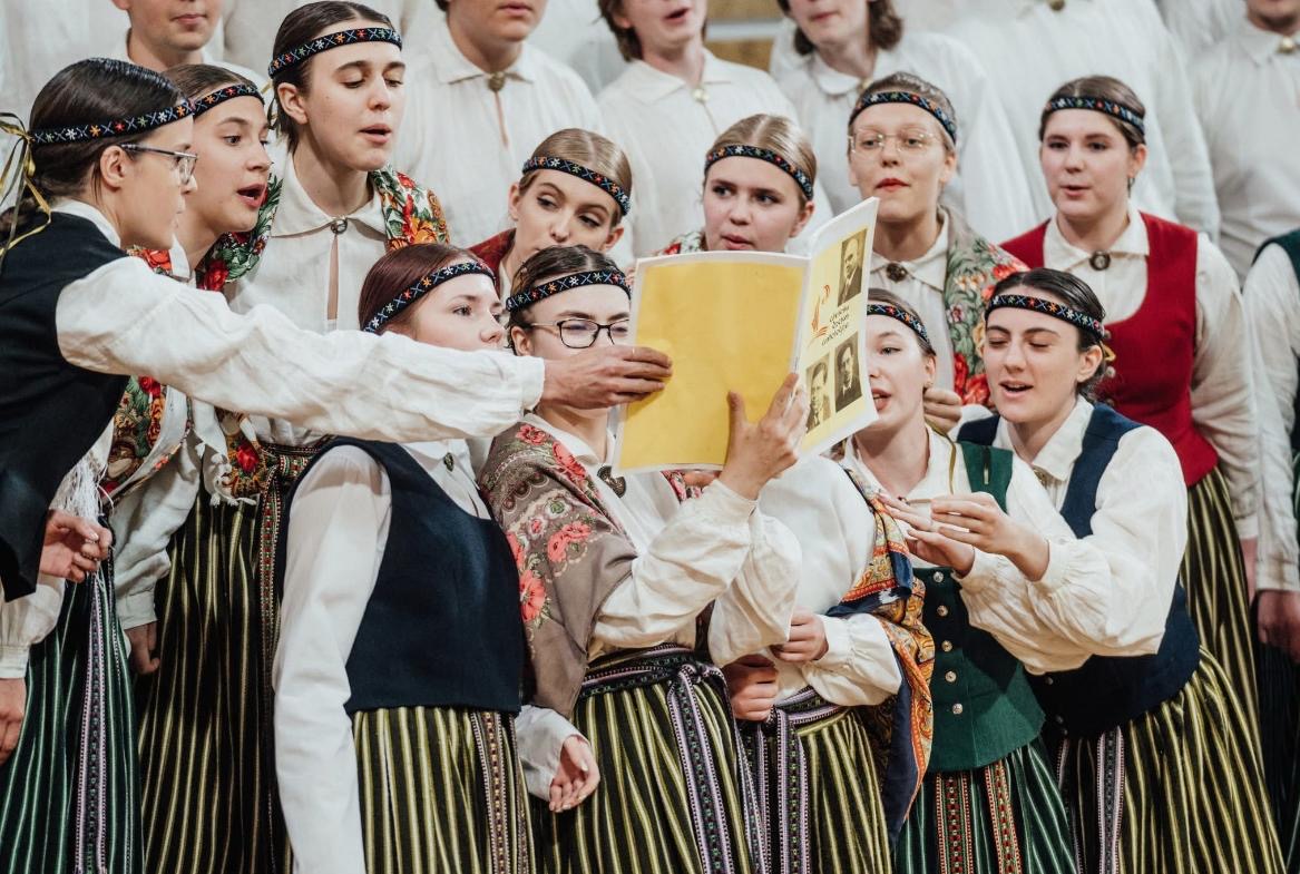 Jauniešu kora Mīts dalība koru karos